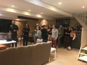 Karaoké en équipe. Team Building
